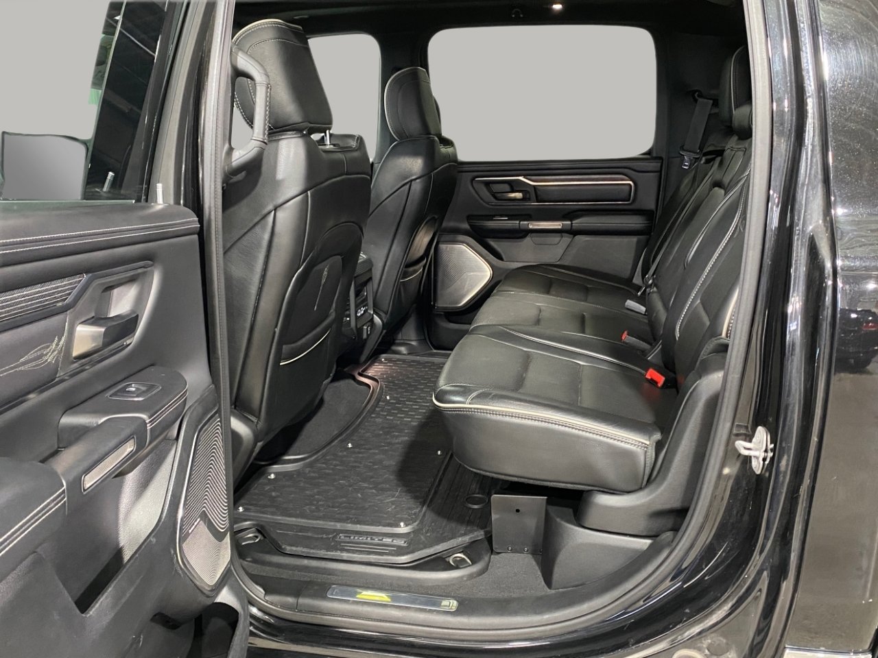 Used 2019 RAM 1500 Limited image 12