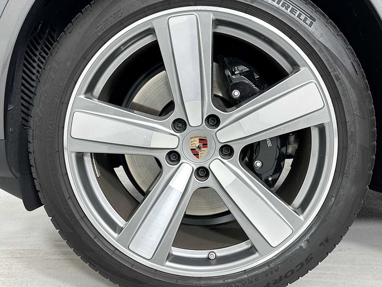 Certified 2025 Porsche Cayenne image 32