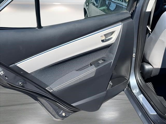 Used 2015 Toyota Corolla LE FWD image 12
