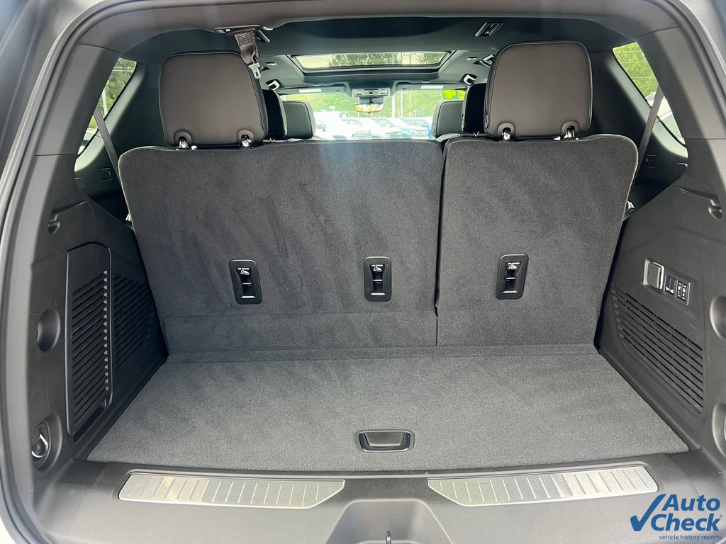 Used 2024 Chevrolet Tahoe High Country w/ Premium Package image 24