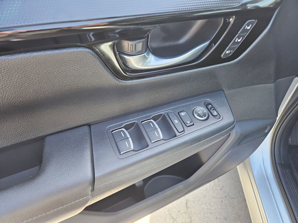 Used 2025 Honda CR-V EX-L image 14