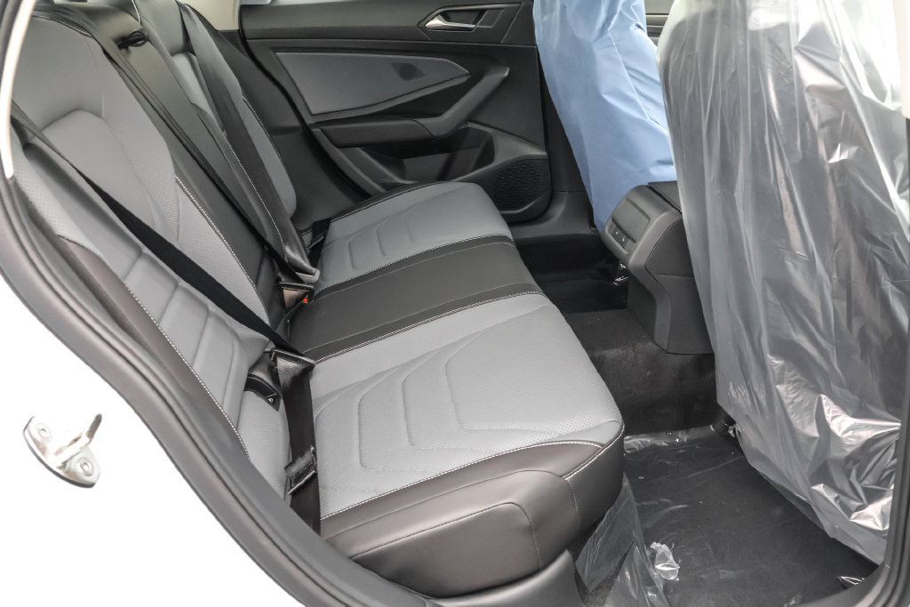 New 2027 Volkswagen Jetta SEL FWD image 40