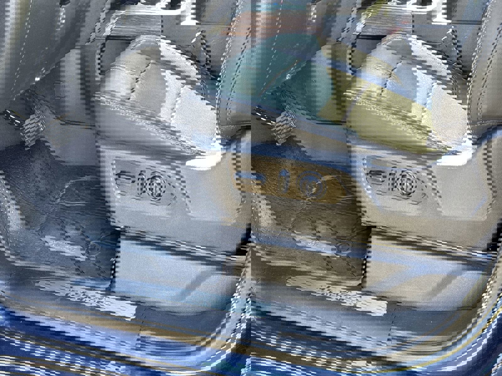 Used 2021 Chevrolet Silverado 3500 High Country image 17