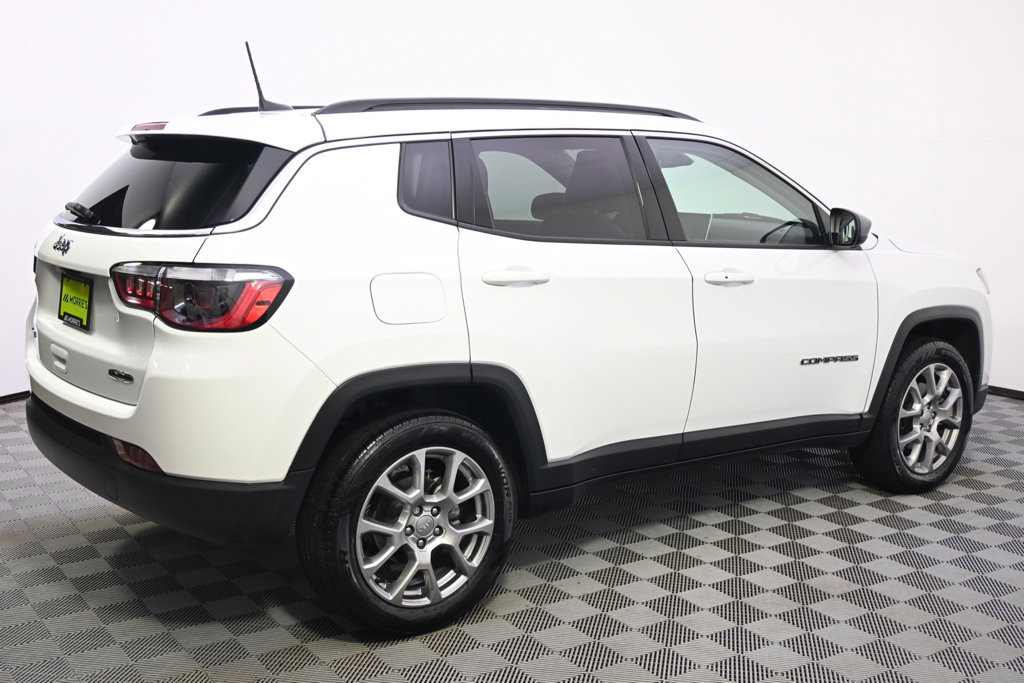 Used 2022 Jeep Compass Latitude AWD/4WD image 7