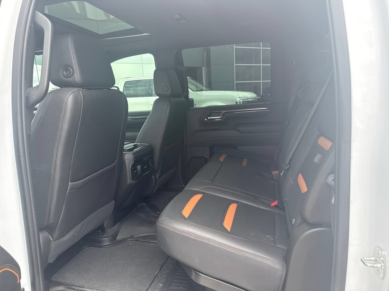 Used 2024 GMC Sierra 2500 AT4 w/ AT4 Premium Plus Package AWD/4WD image 13