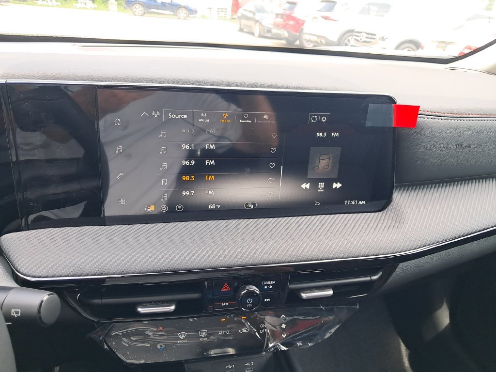 New 2026 Nissan Kicks SR AWD/4WD image 18