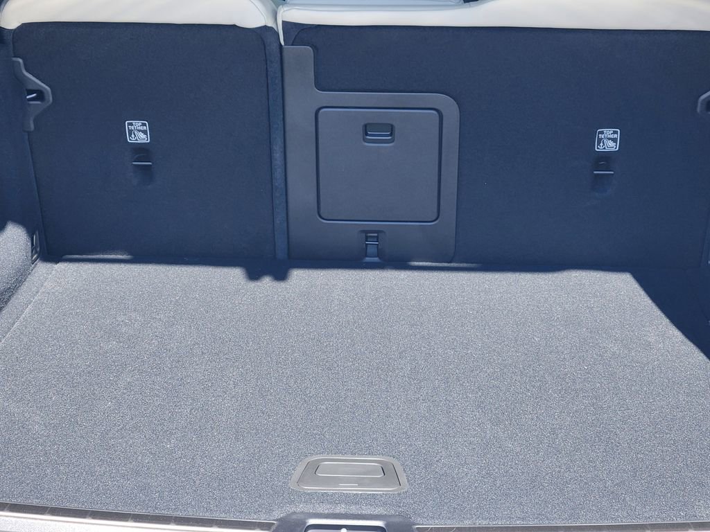 New 2026 Volvo XC60 B5 Ultra w/ Protection Package Premier image 21