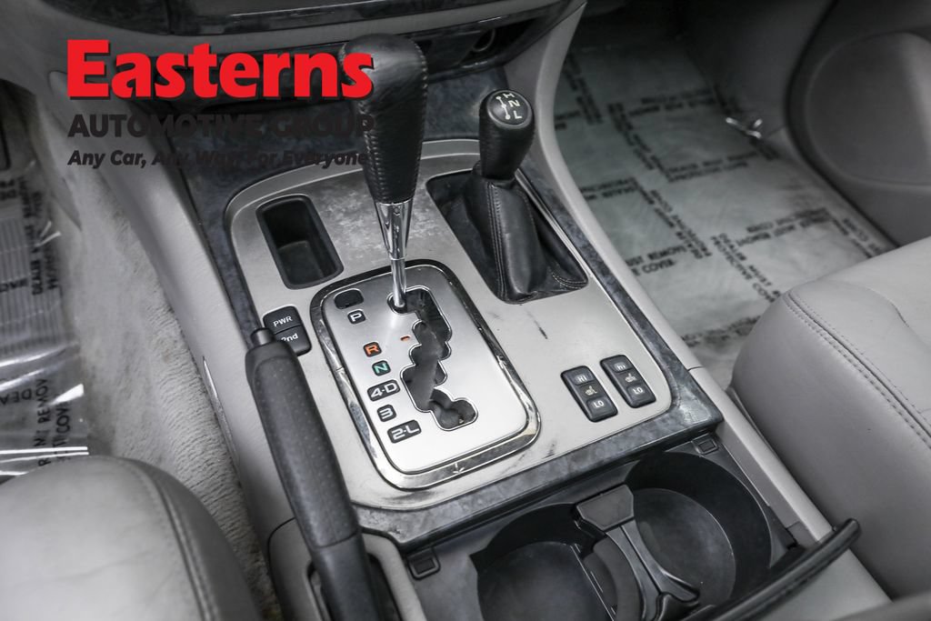 Used 2005 Toyota Land Cruiser AWD/4WD image 13