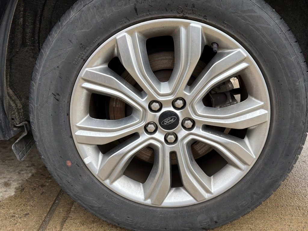 Used 2024 Ford Edge Titanium image 27