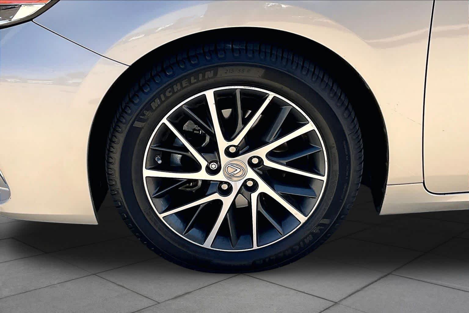 Used 2016 Lexus ES 350 FWD image 11