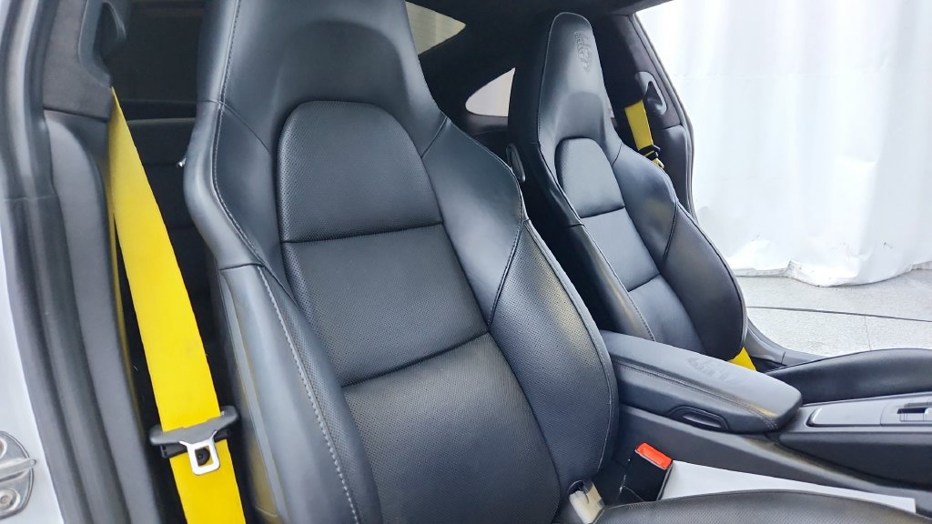 Used 2017 Porsche 911 Turbo S AWD/4WD image 30