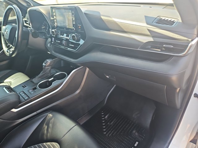 Used 2021 Toyota Highlander XSE image 23