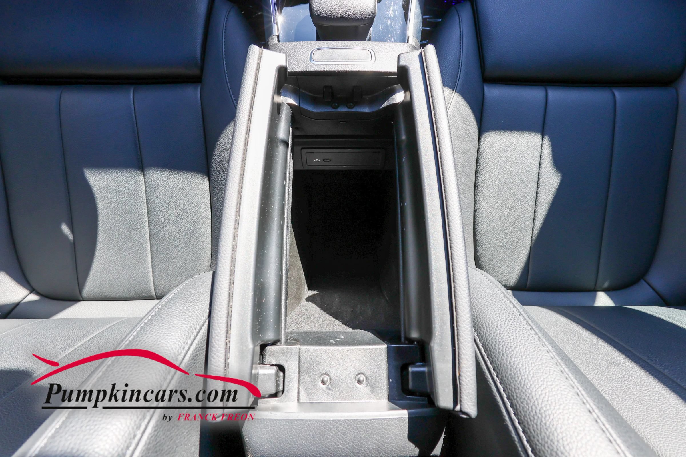 Used 2023 Mercedes-Benz GLB 250 4MATIC w/ Premium Package image 39