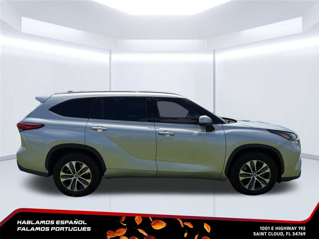 Used 2022 Toyota Highlander XLE FWD image 6