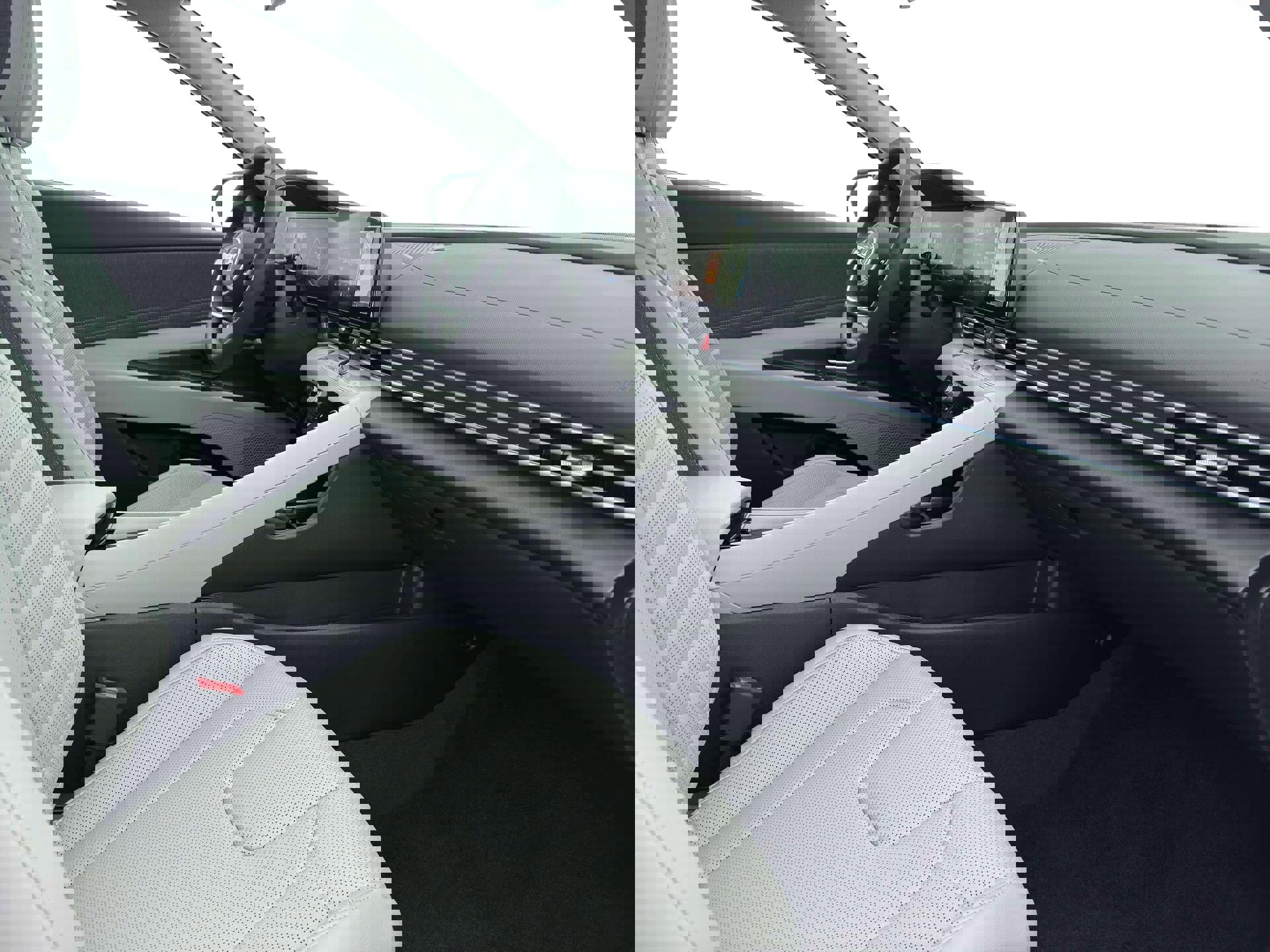 New 2026 Hyundai Elantra Limited w/ Cargo Package image 15