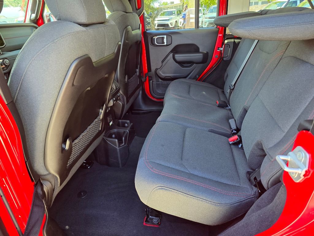 Certified 2026 Jeep Wrangler Unlimited Rubicon image 30