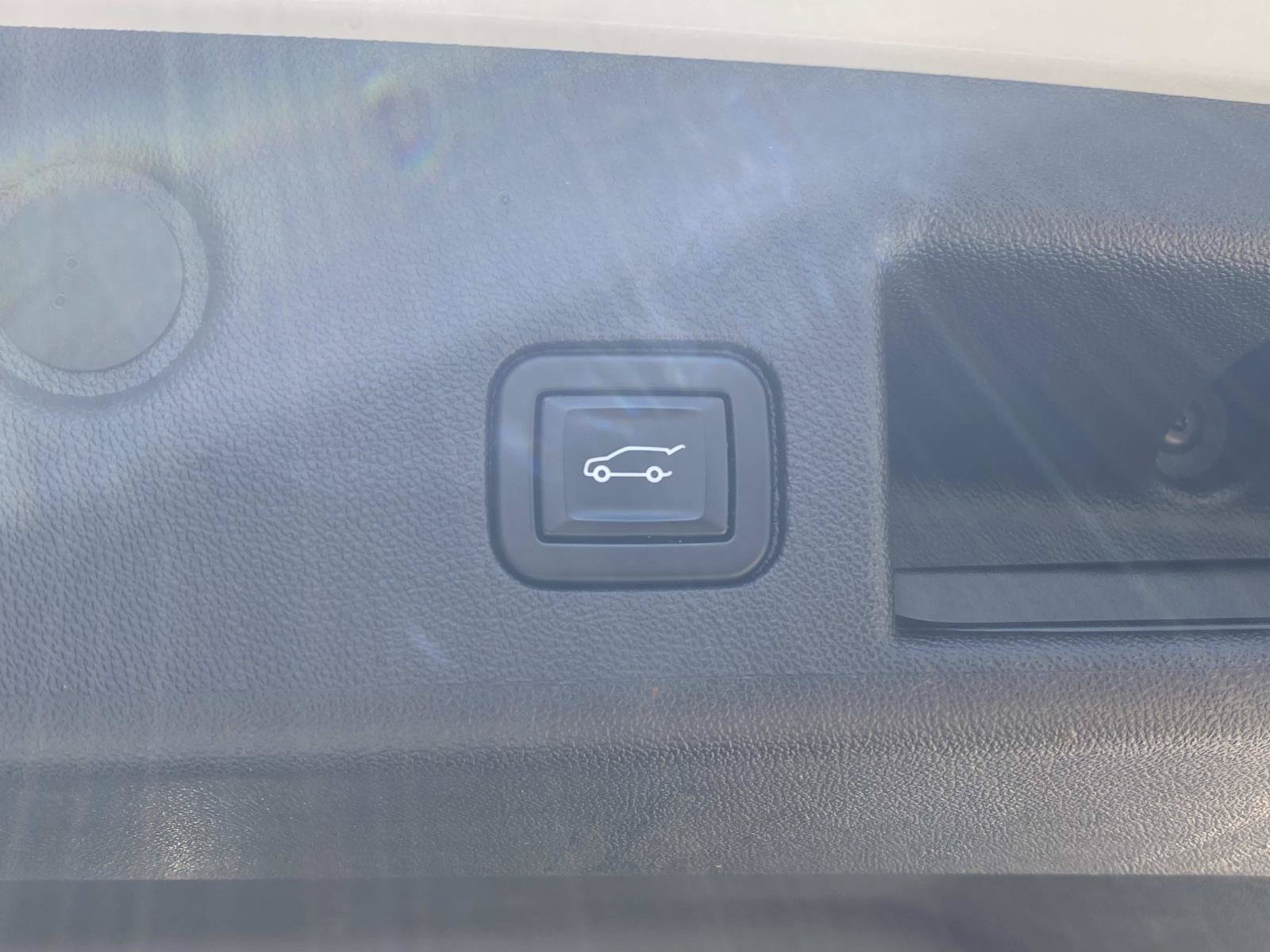Used 2022 Chevrolet Equinox LT FWD image 8