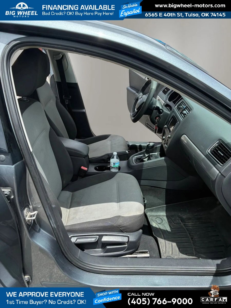 Used 2017 Volkswagen Jetta S w/ Jetta S Cold Weather Package FWD image 18