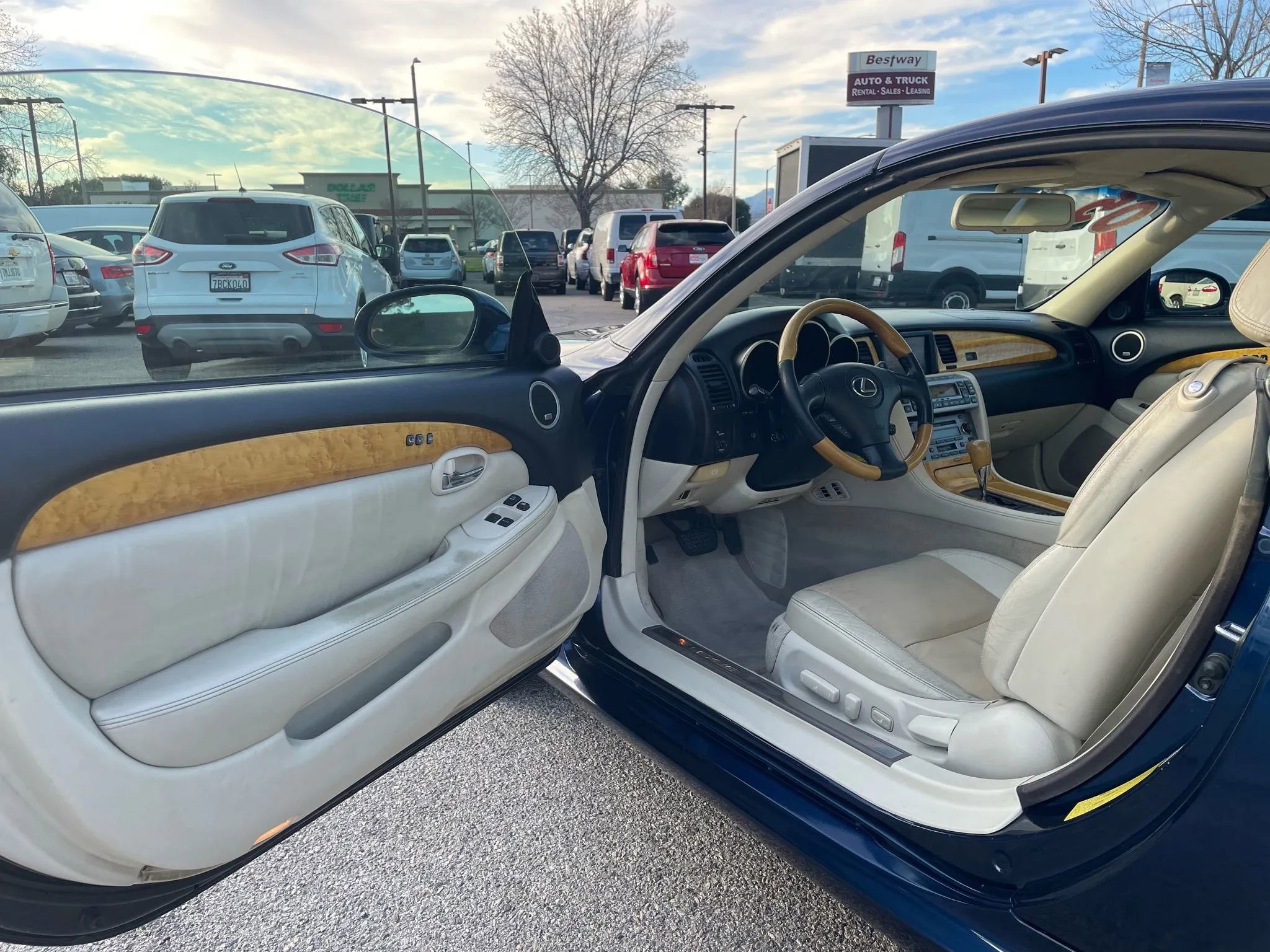 Used 2005 Lexus SC 430 Convertible image 12