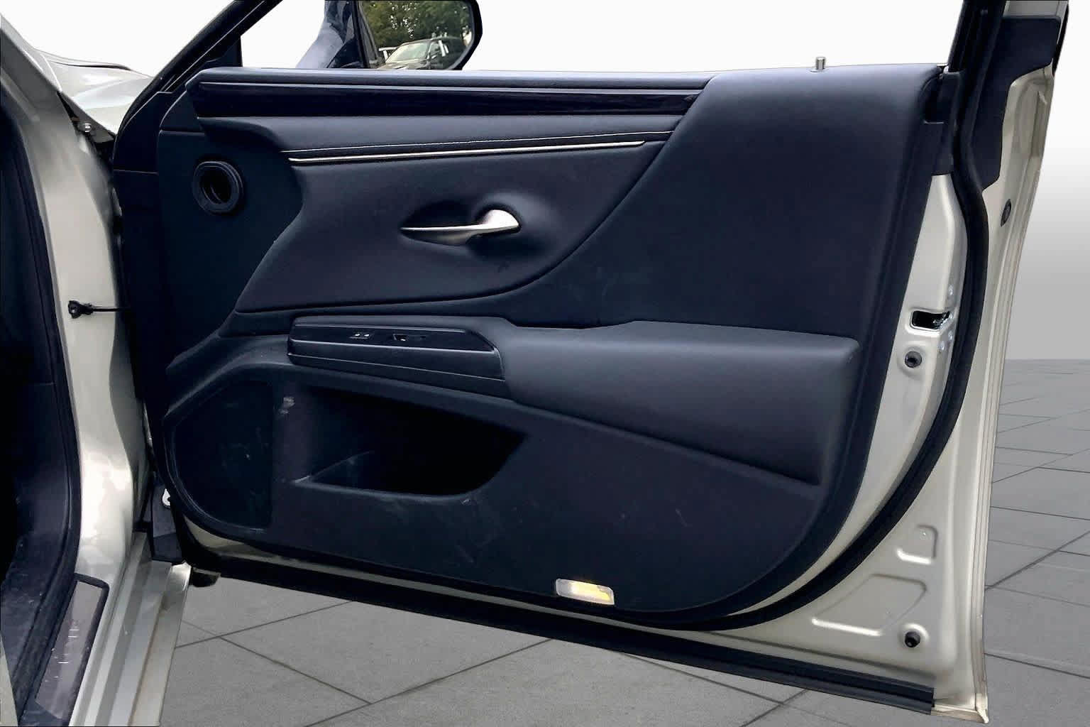 Certified 2021 Lexus ES 350 w/ Premium Package FWD image 23