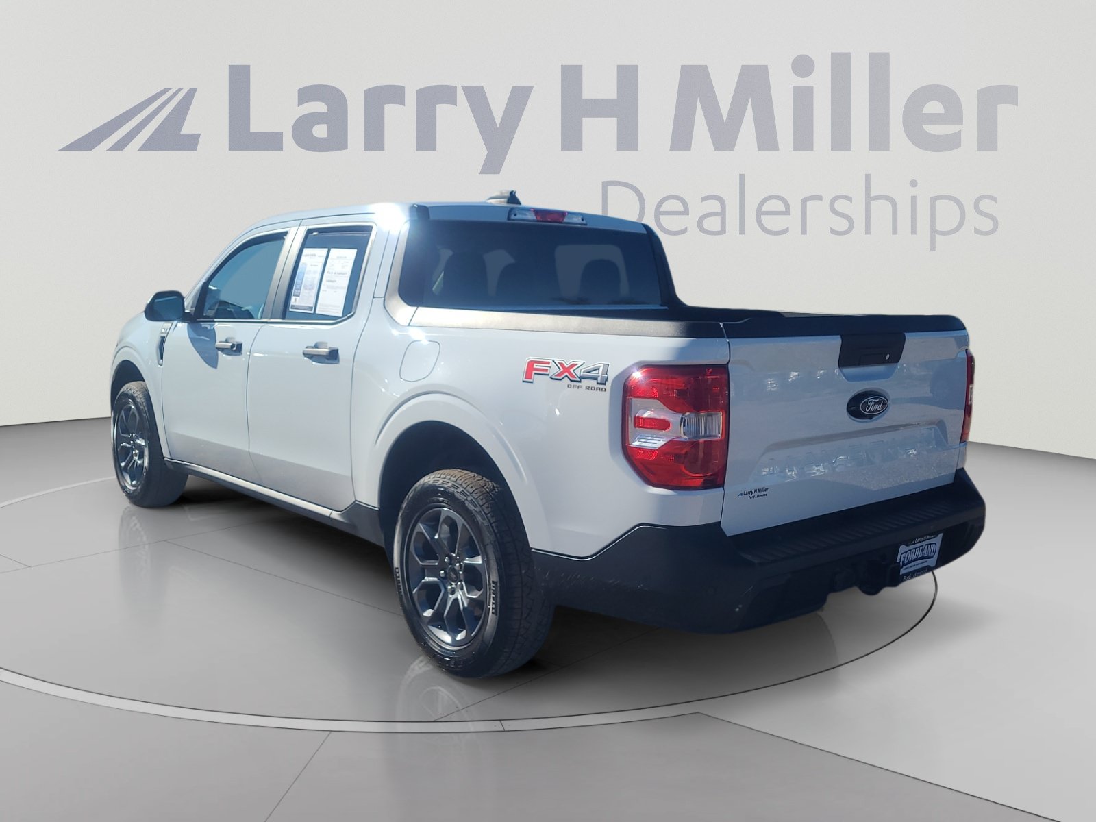 Used 2025 Ford Maverick XLT w/ XLT Luxury Package AWD/4WD image 3