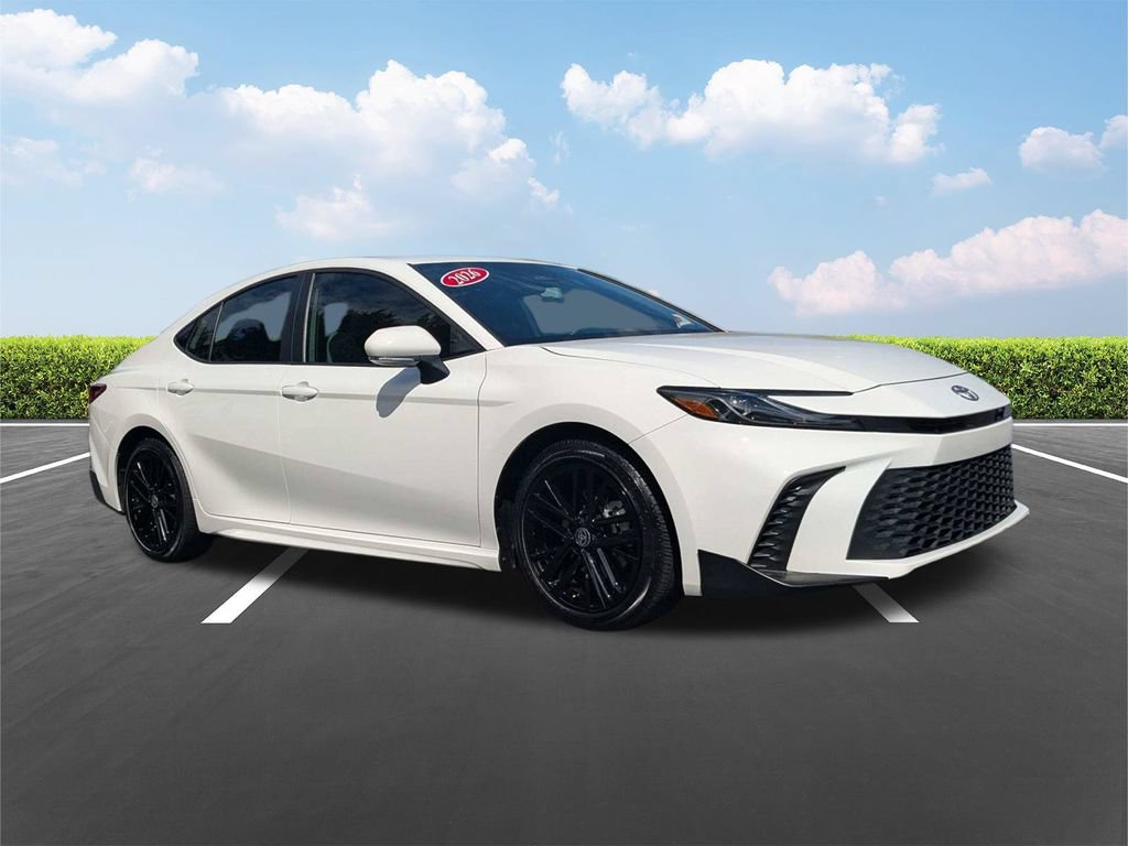 Used 2025 Toyota Camry SE FWD image 5