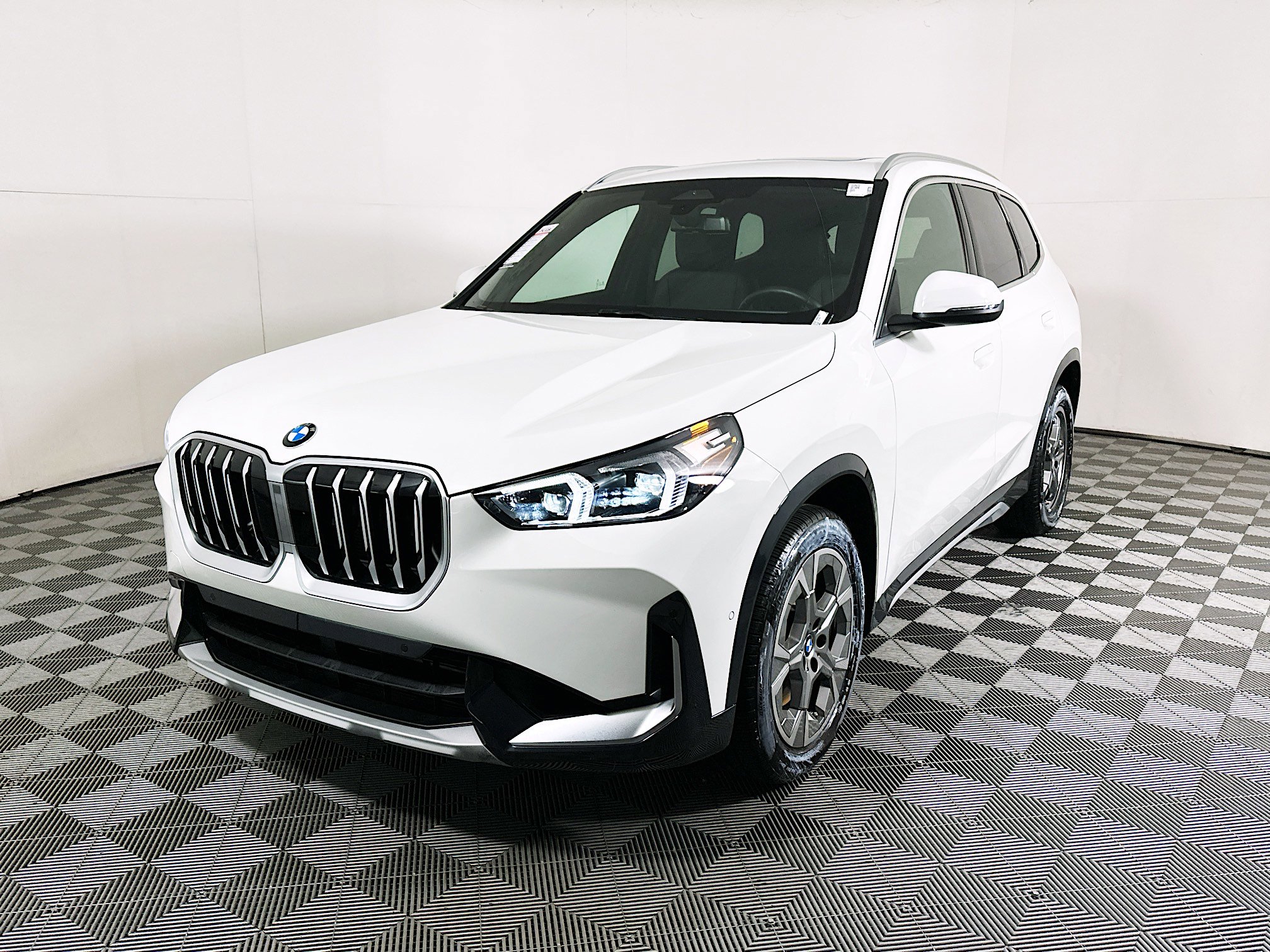 Used 2026 BMW X1 xDrive28i image 7
