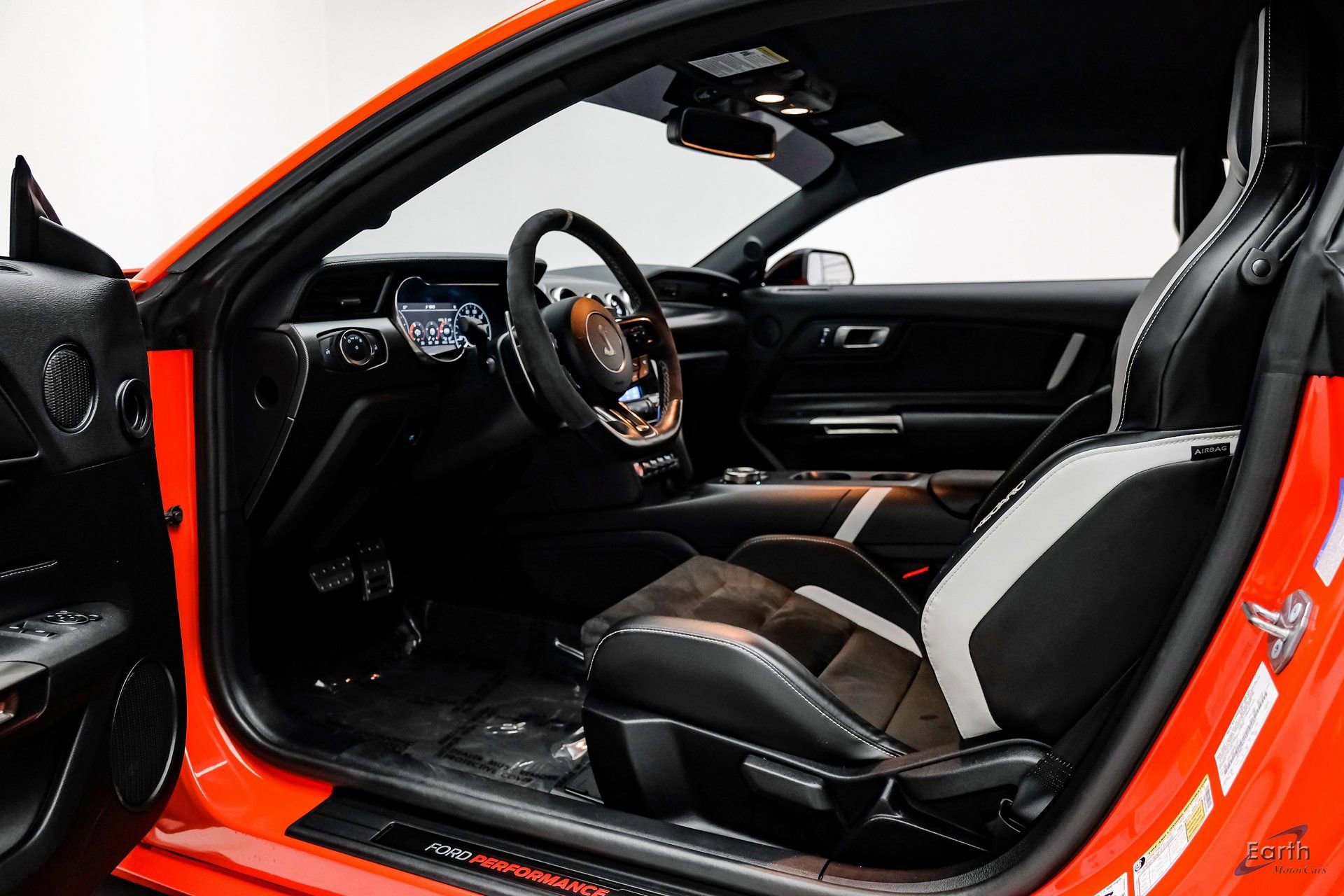 Used 2022 Ford Mustang Shelby GT500 w/ Technology Package image 37