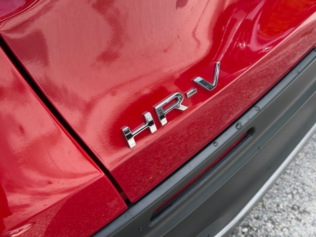 Certified 2025 Honda HR-V Sport image 17