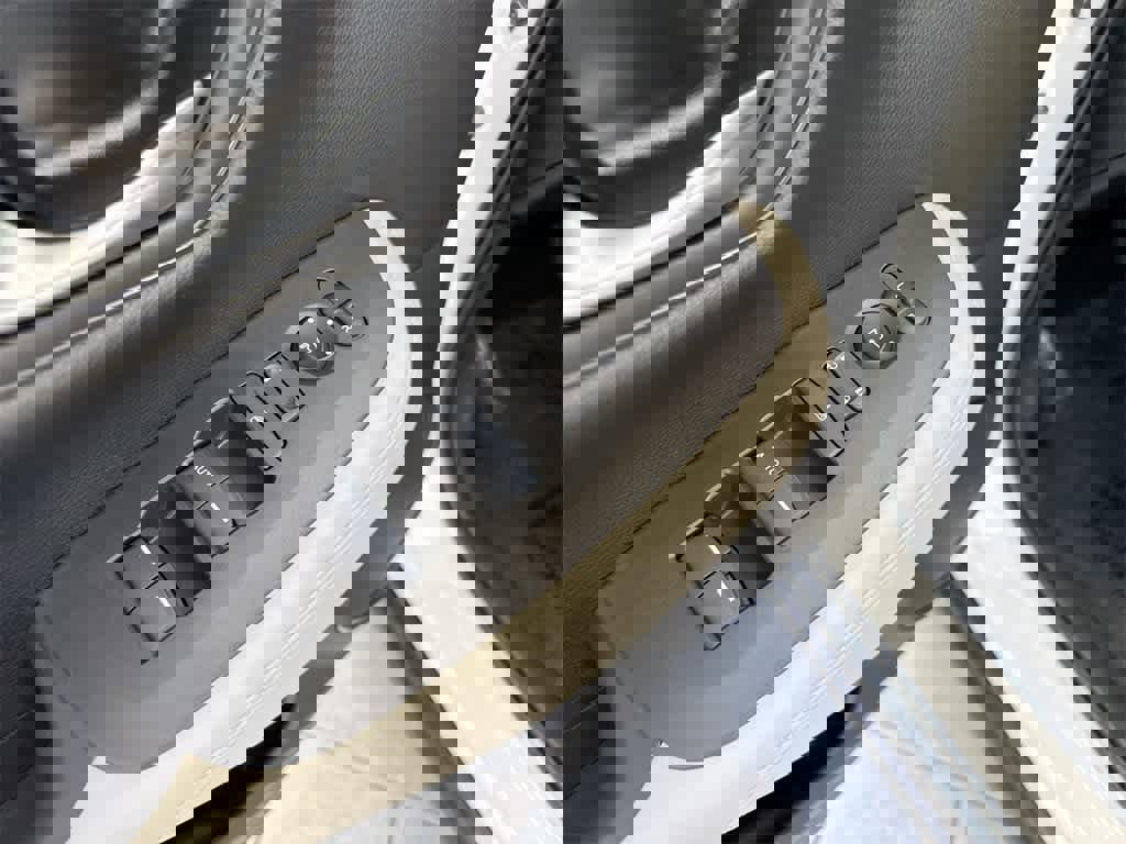 Certified 2025 Honda HR-V LX image 18