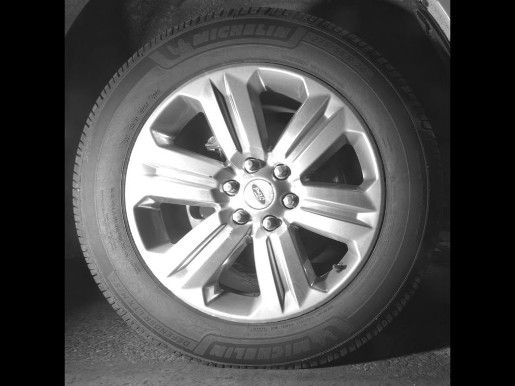 Used 2018 Ford F150 Lariat w/ Equipment Group 502A Luxury image 10