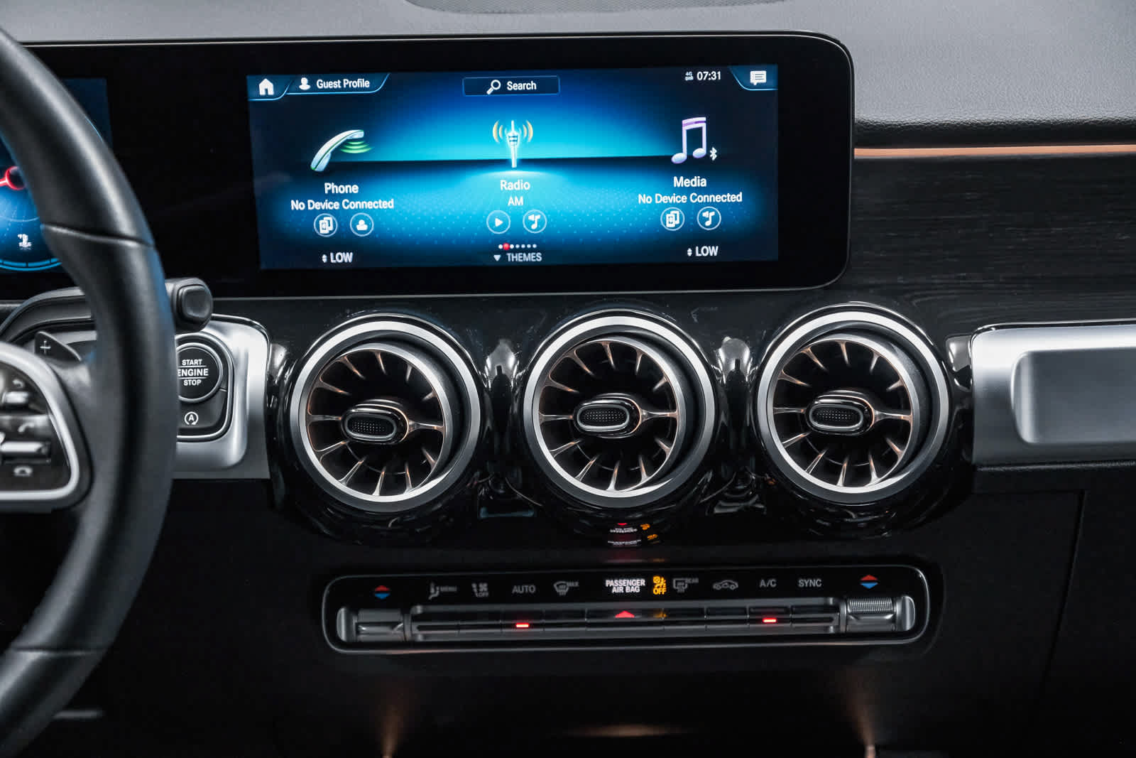 Used 2022 Mercedes-Benz GLB 250 image 16