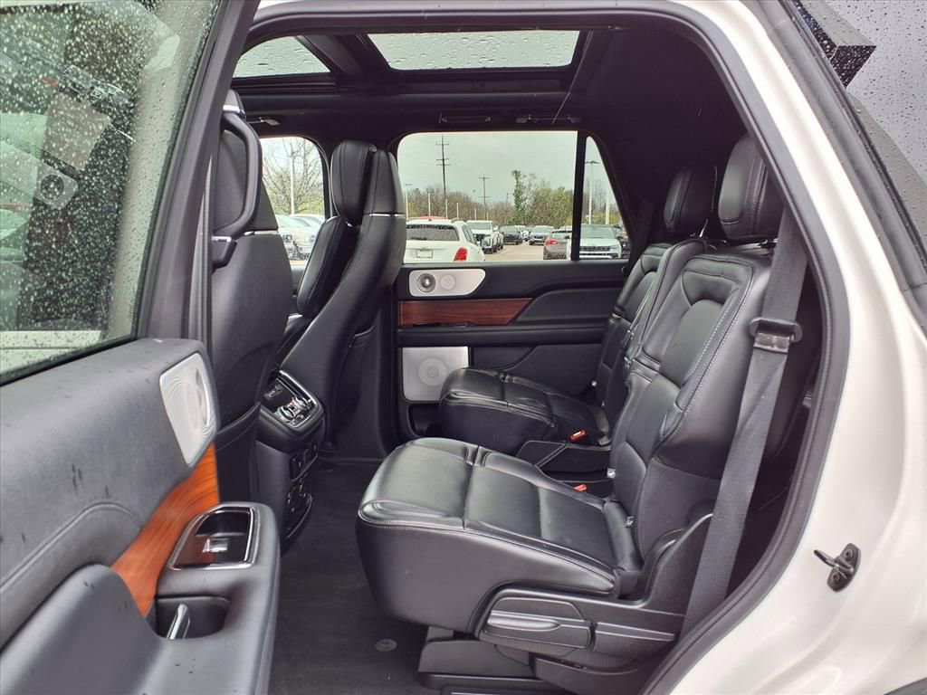Used 2019 Lincoln Navigator Reserve AWD/4WD image 13