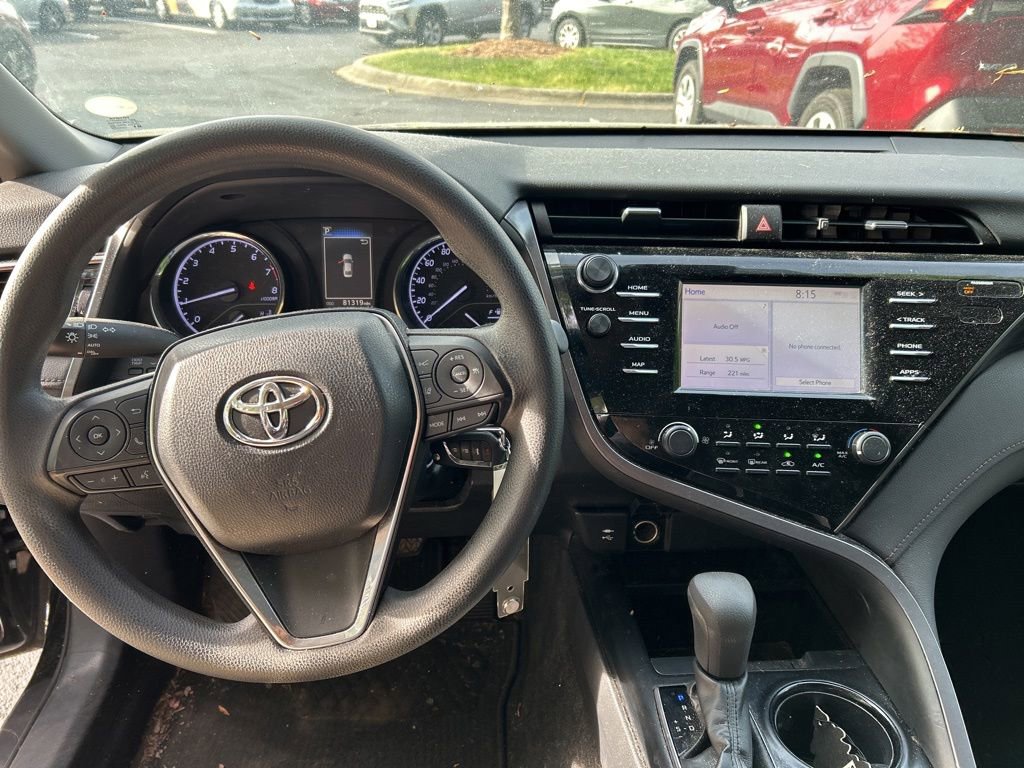 Used 2019 Toyota Camry LE image 4