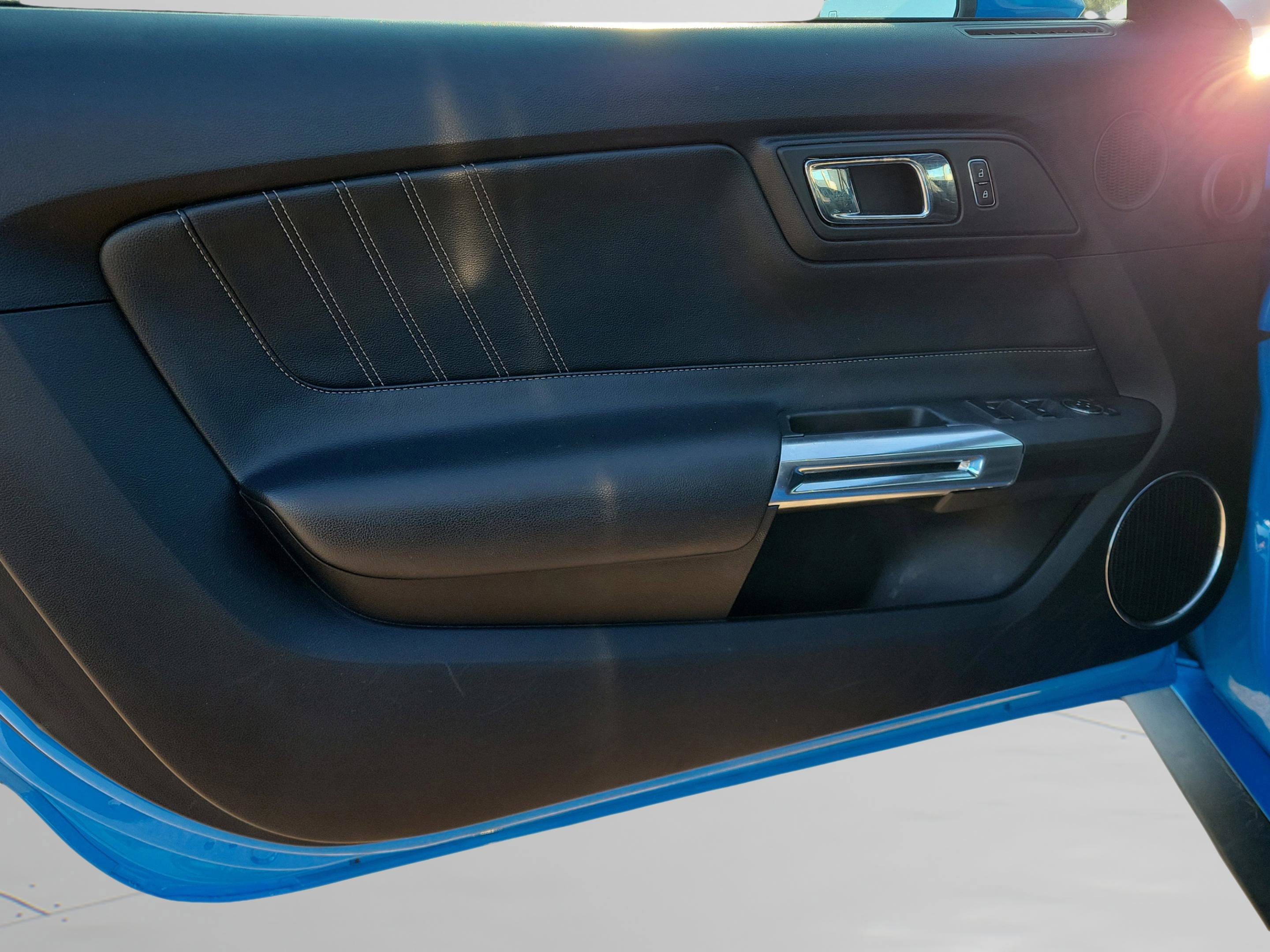 Used 2017 Ford Mustang Premium image 11