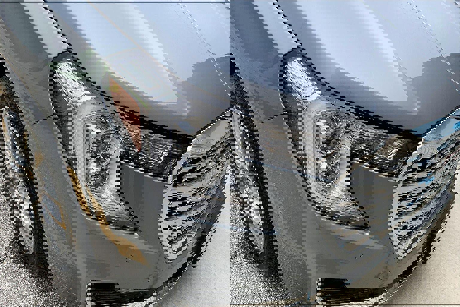 Used 2024 GMC Terrain Denali w/ Denali Premium Package AWD/4WD image 26