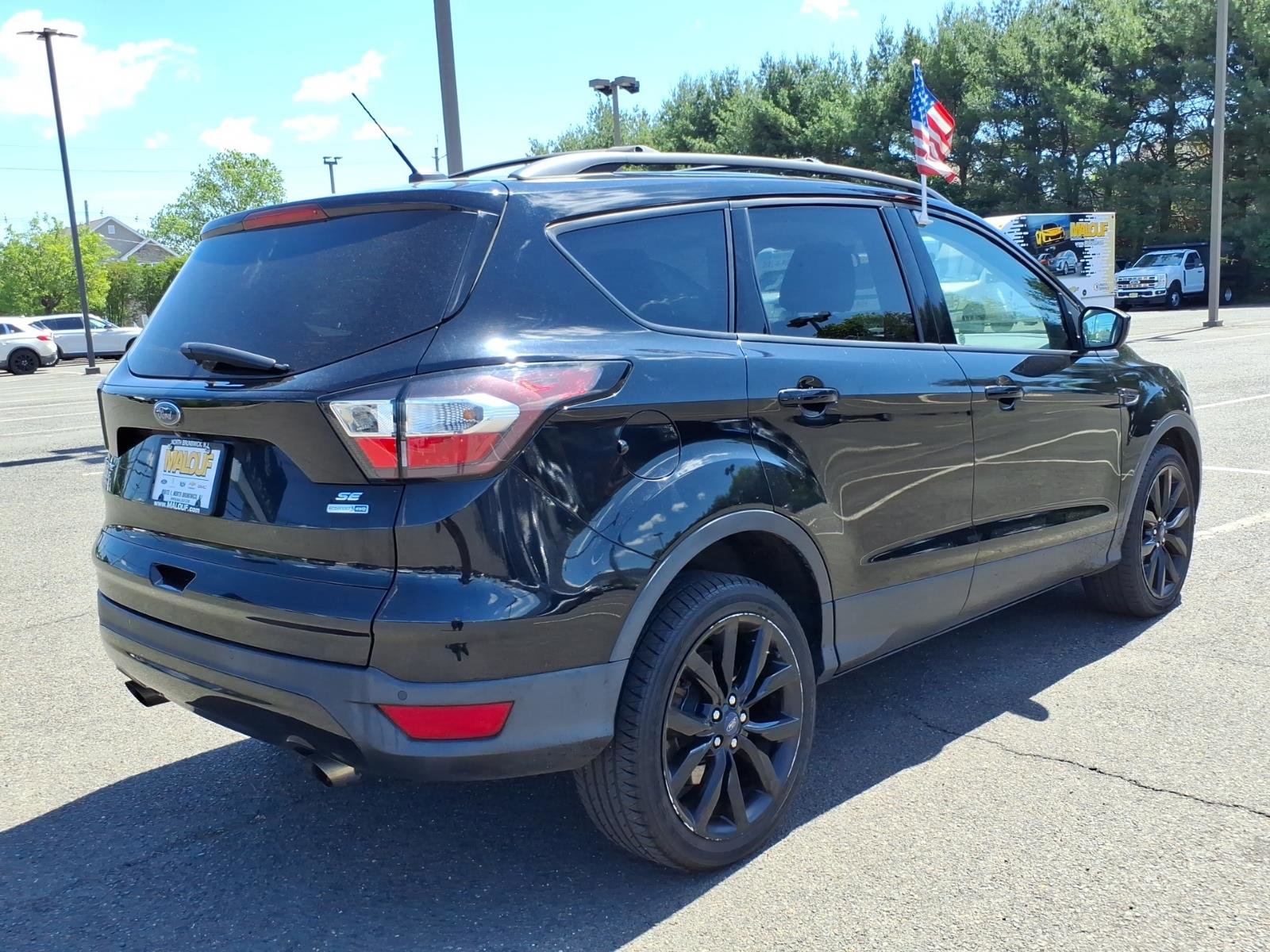 Used 2017 Ford Escape SE w/ Equipment Group 201A AWD/4WD image 6