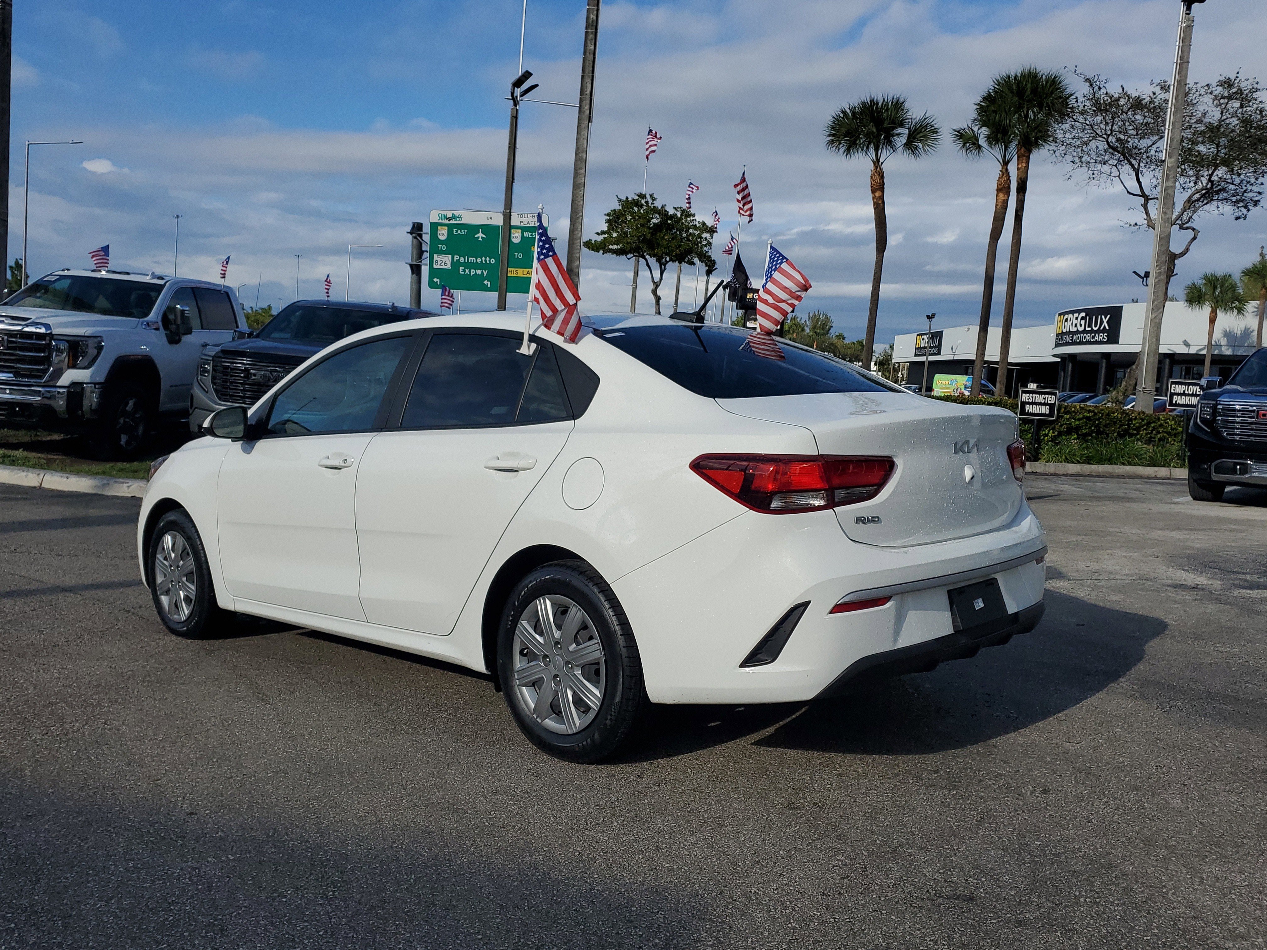 Used 2023 Kia Rio S image 7