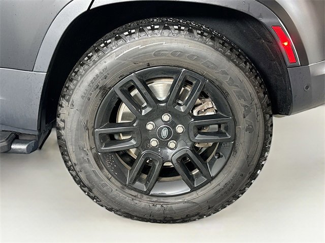 Certified 2024 Land Rover Defender 110 S image 31