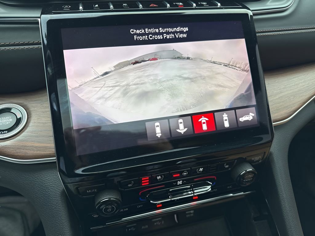 Used 2022 Jeep Grand Cherokee L Summit w/ Advanced Protech Group IV image 34