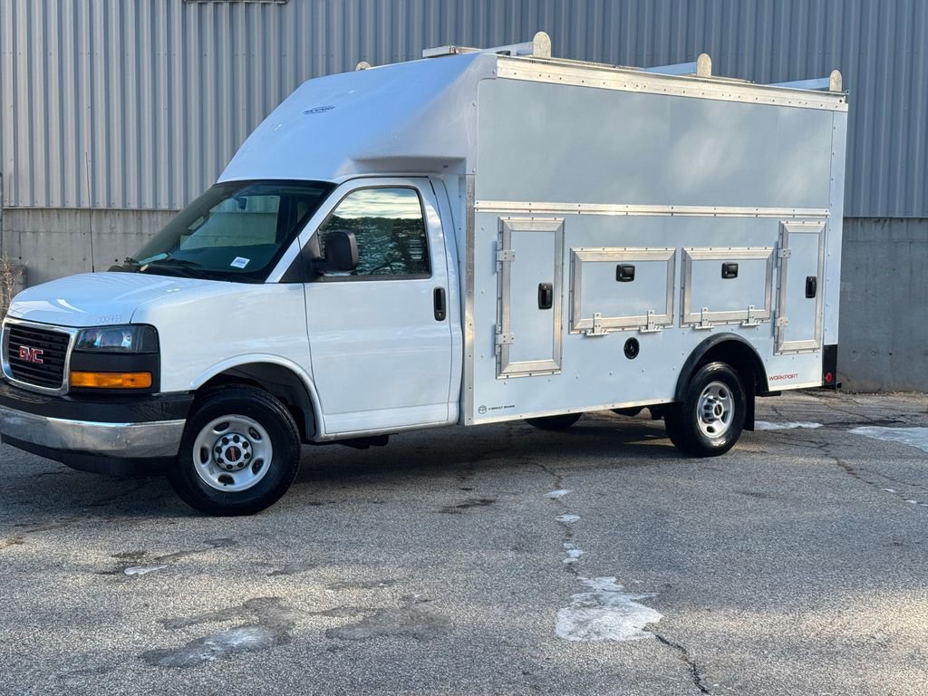 New 2026 GMC Savana 3500 w/ Driver Convenience Package image 2