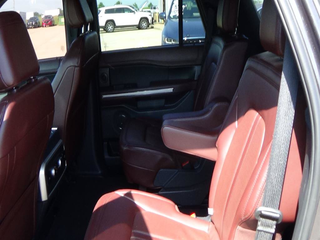 Used 2024 Ford Expedition Limited AWD/4WD image 12