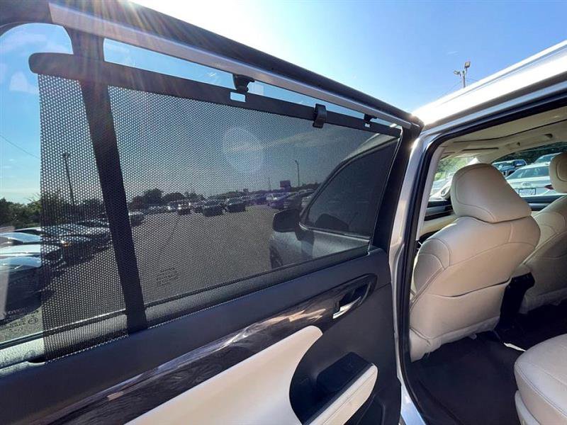 Used 2024 Toyota Highlander LE image 28