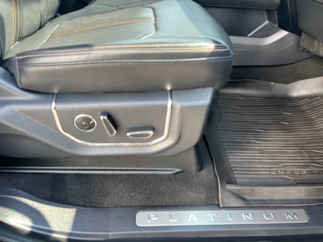 Used 2024 Ford Expedition Platinum AWD/4WD image 12