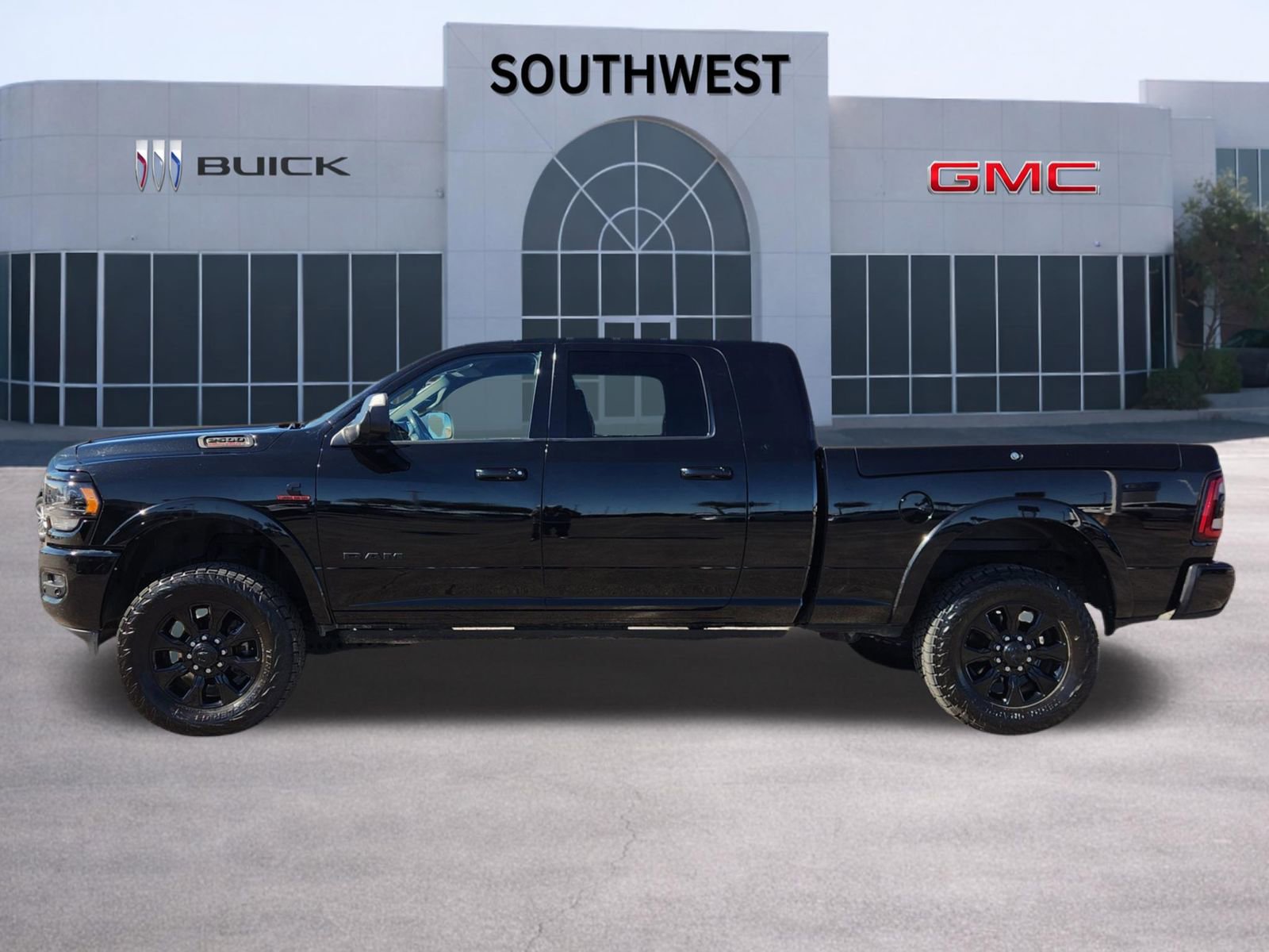 Used 2022 RAM 2500 Limited w/ Night Edition video 3