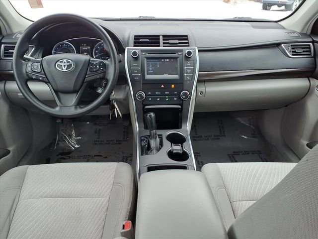 Used 2016 Toyota Camry LE FWD image 11