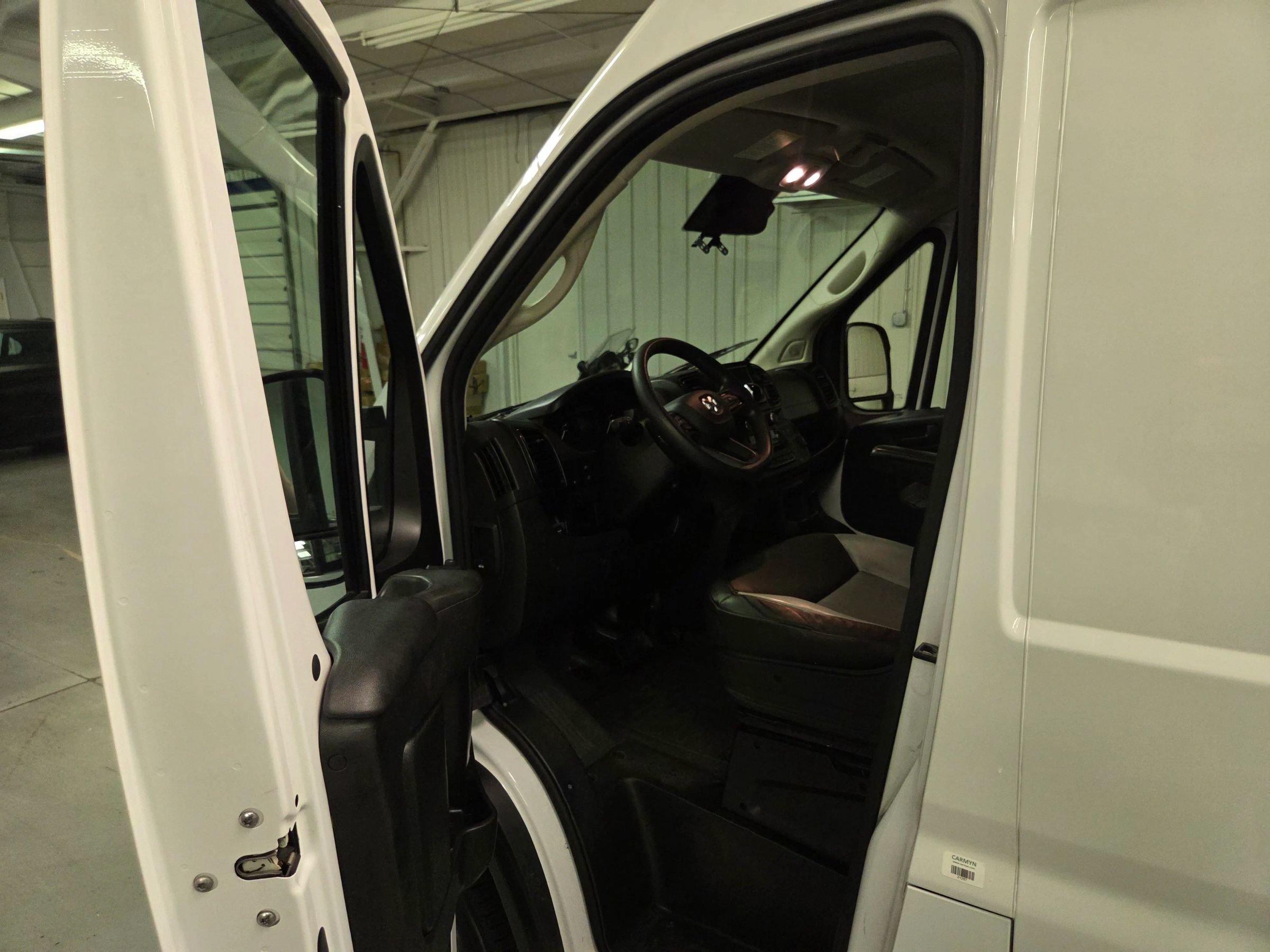 Used 2025 RAM ProMaster 2500 w/ Convenience Group FWD image 14