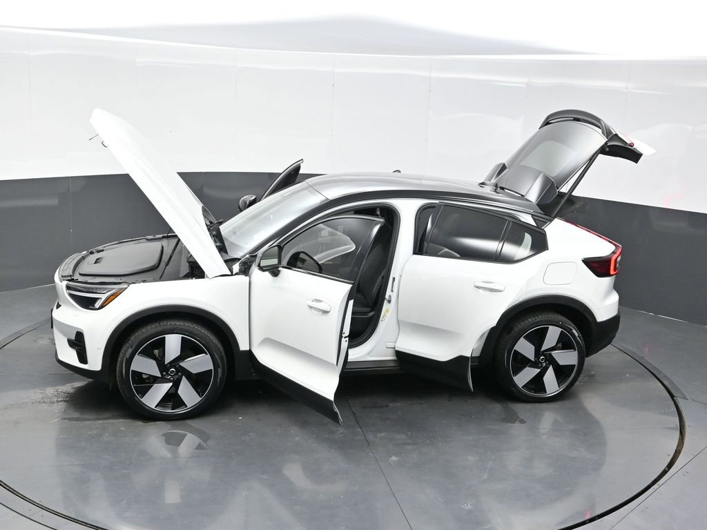 Used 2022 Volvo C40 P8 Recharge Ultimate image 40