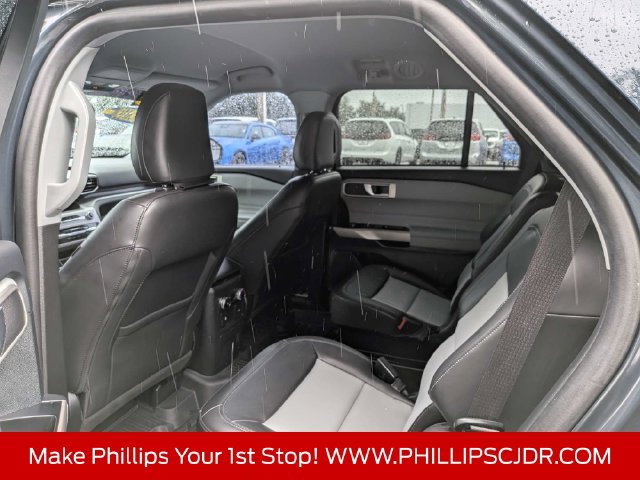 Used 2023 Ford Explorer XLT w/ Equipment Group 202A RWD image 13