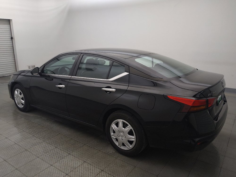 Used 2024 Nissan Altima 2.5 S FWD image 3